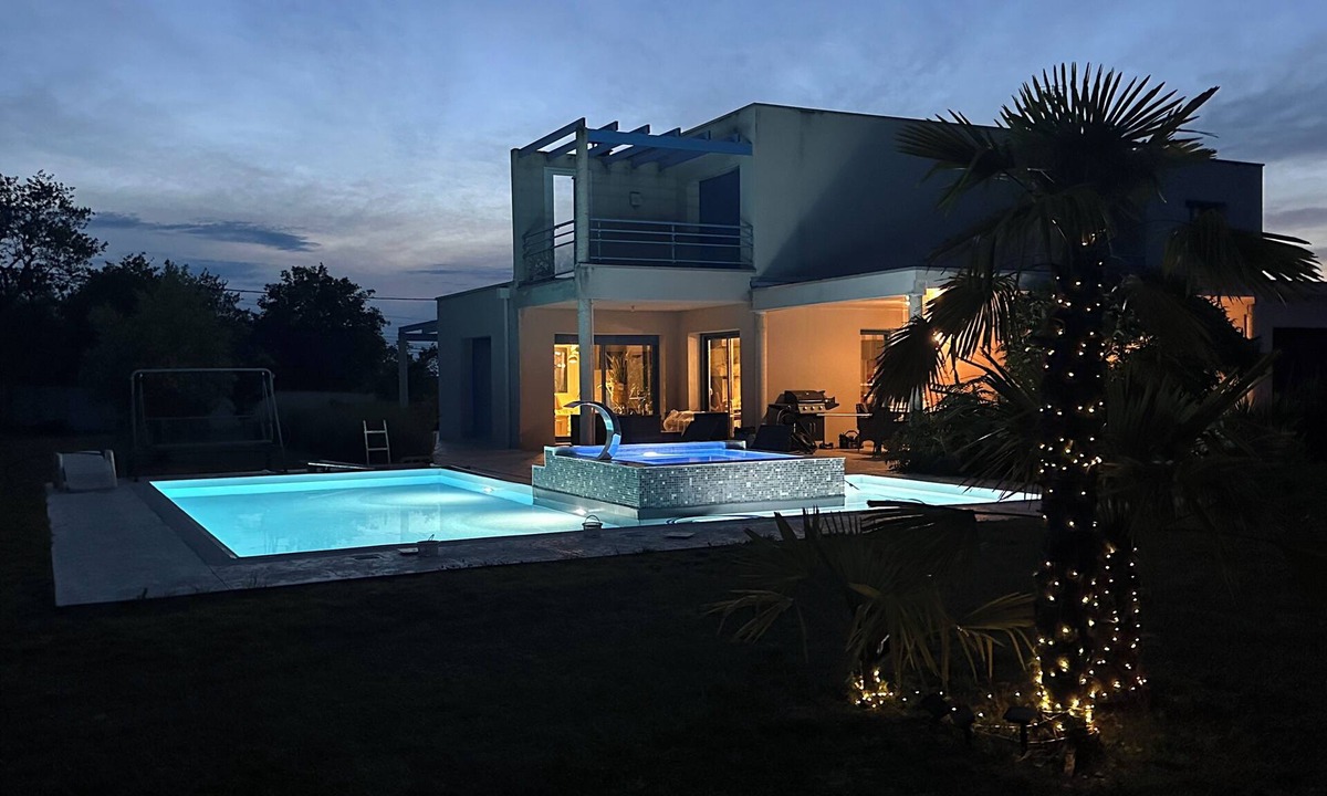 Flaujac-Poujols House | The blue house