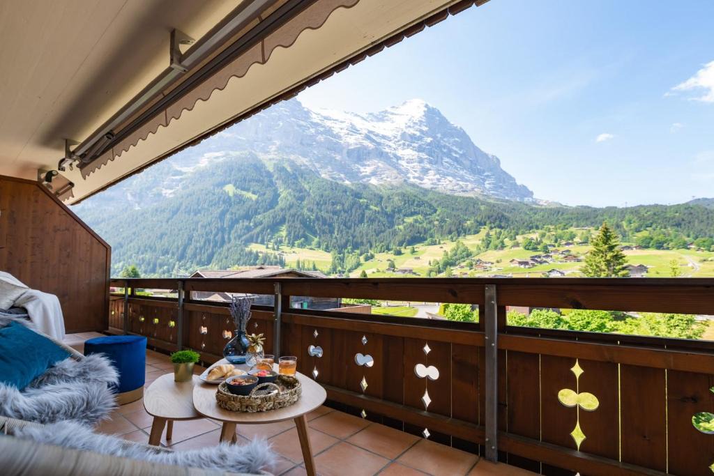 Grindelwald Apartment | The Blue Ice Apartment - GRINDELHOMES