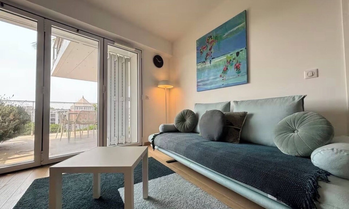 Croix-d'Argent Apartment | The blue jewel box of the Arbre Blanc