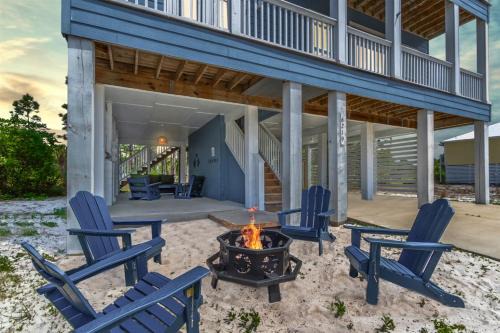 Morgantown House | The Blue Mermaid Walk to Beach! Dog Friendly Heated Pool Fire Pit 2KingSte