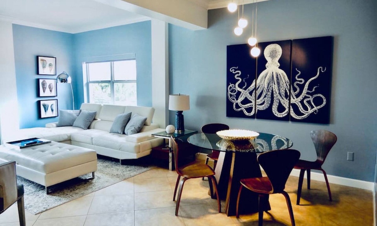 Central Beach Condo | The Blue Octopus - 1br King Bed Condo