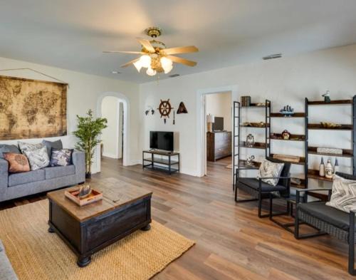 Aransas Pass House | The Blue Pearl