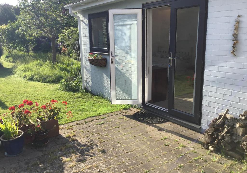 Bosham Apartment | The Blue Room