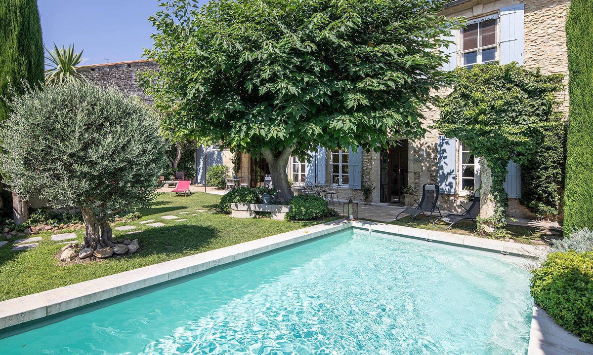 Maillane House | The blue shutters in Maillane