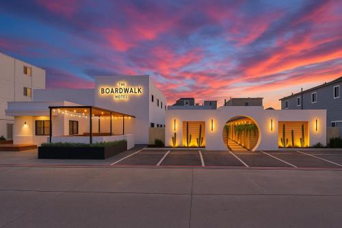 Mission Beach Hotel | The Boardwalk Hotel