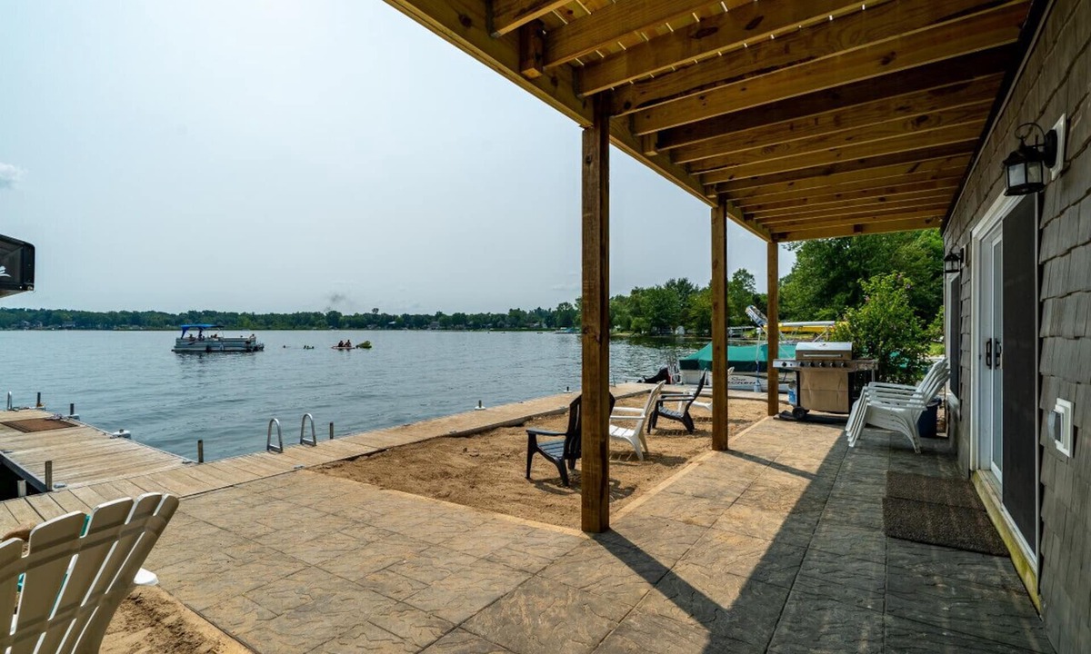 Sand Creek House | The Boathouse at Evans Lake