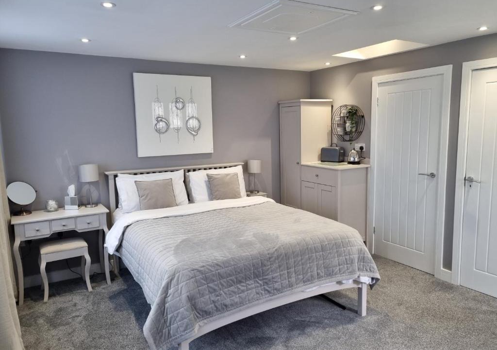Lee-on-the-Solent Apartment | The Boathouse