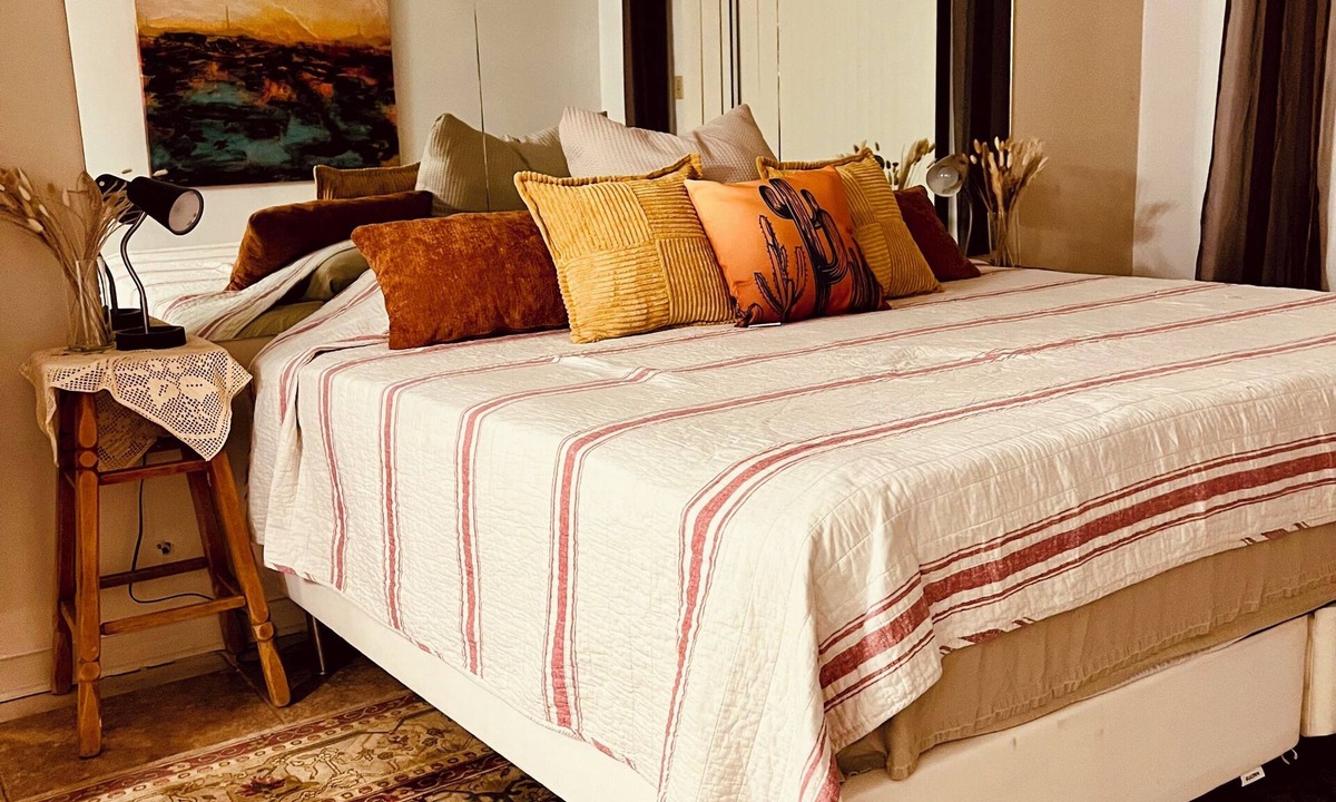 Northwest Los Angeles Heights Condo | The boho sol haven - 2beds/1ba condo