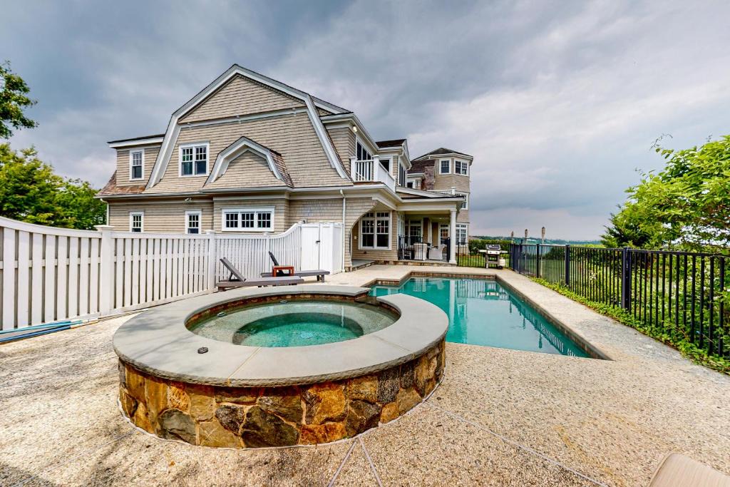 Cedar Bushes House | The Bonnieview