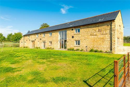 Weedon Lois Villa | The Bothy