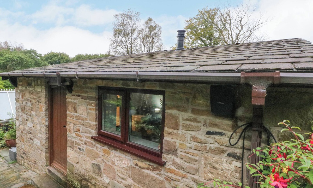 Rivington Cottage | THE BOTHY, pet friendly, with open fire in Horwich