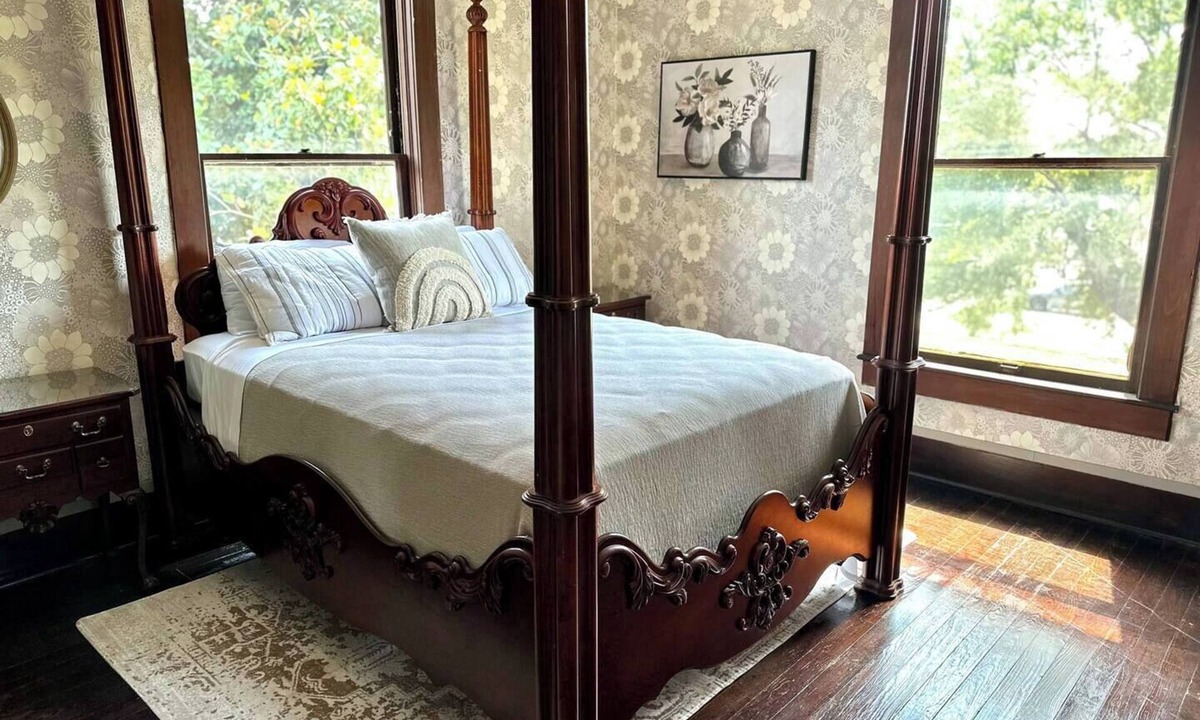 Mount Pleasant House | The Bouquet Suite w/Private Full Bath