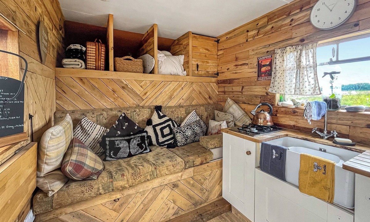 Oving Cottage | The Box - Oasis Farm