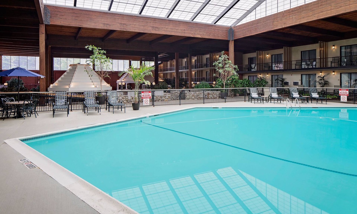 Boxborough Hotel | The Boxboro Regency