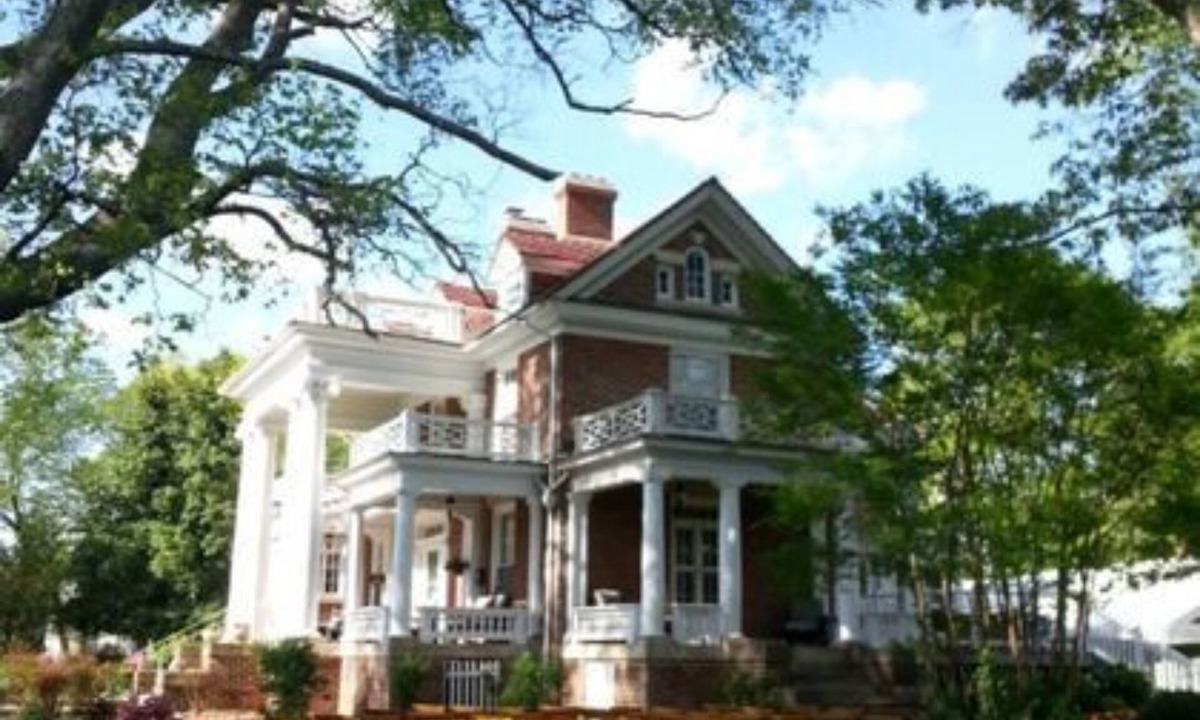 Louisa Bed & Breakfast | The Boxley Place Inn