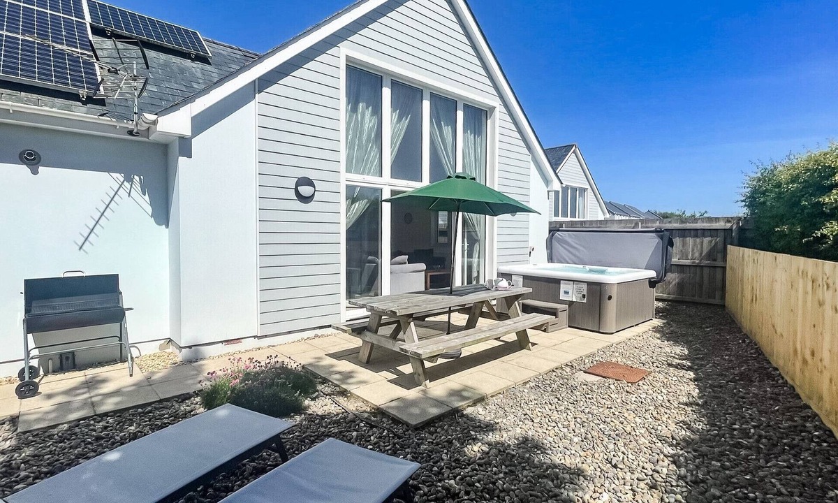 Mortehoe House | The Breakers - 3 bed| Pet Friendly* | Hot Tub*