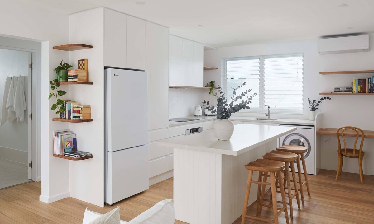 Merewether Apartment | The Breeze - holiday apartment in Merewether, Newcastle