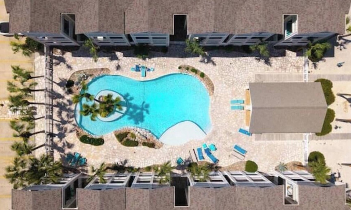 Corpus Christi House | The Breezeways Padre Island Texas Townhome Resort Pool attached Garage