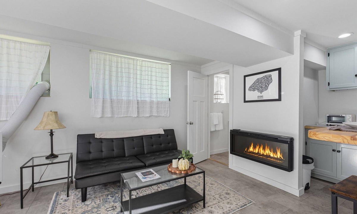 Athens Apartment | The Briarcliff Suite