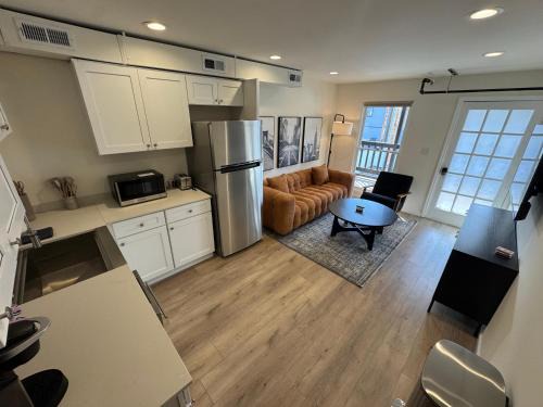 St. Charles Apartment | The Brick & Beam 3rd Floor Apartment