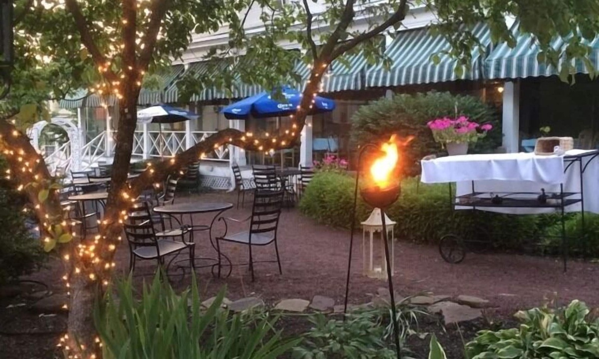 Newtown Hotel | The Brick Hotel