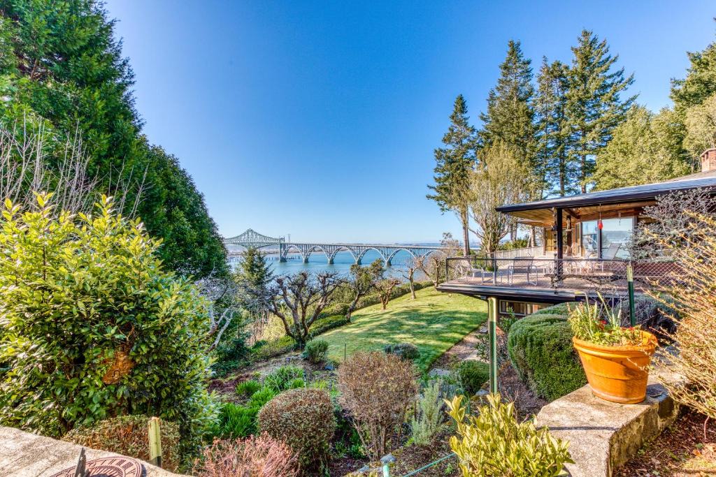 North Bend House | The Bridge and Balcony