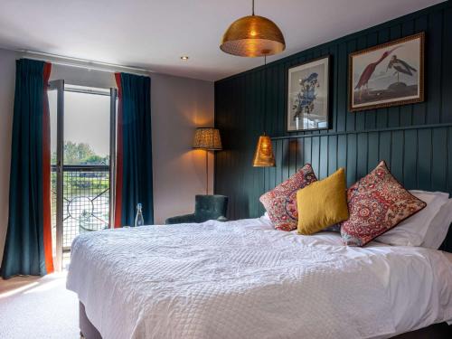 Runnymede Hotel | The Bridge Hotel