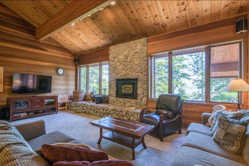 Mammoth Lakes Apartment | The Bridges 23