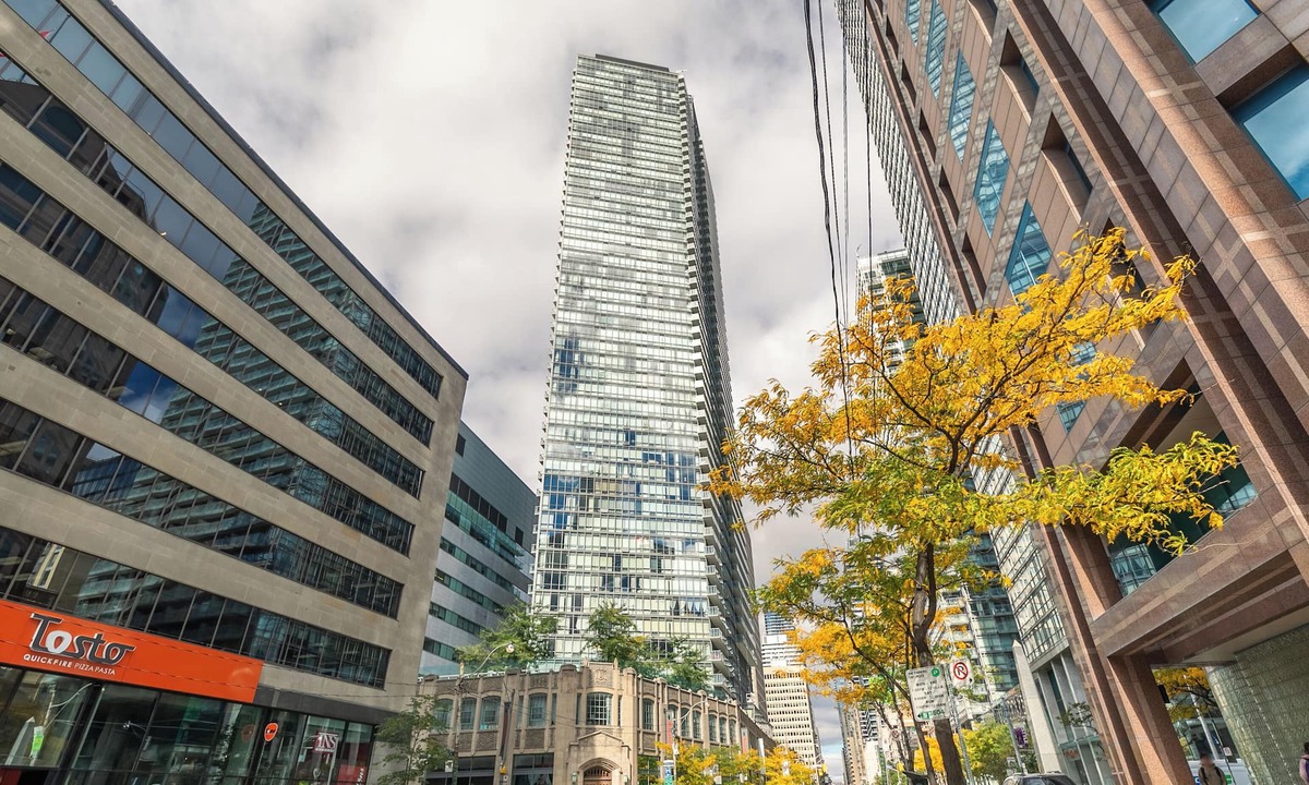 Bay Cloverhill Apartment | The Britt Condos in Downtown Toronto
