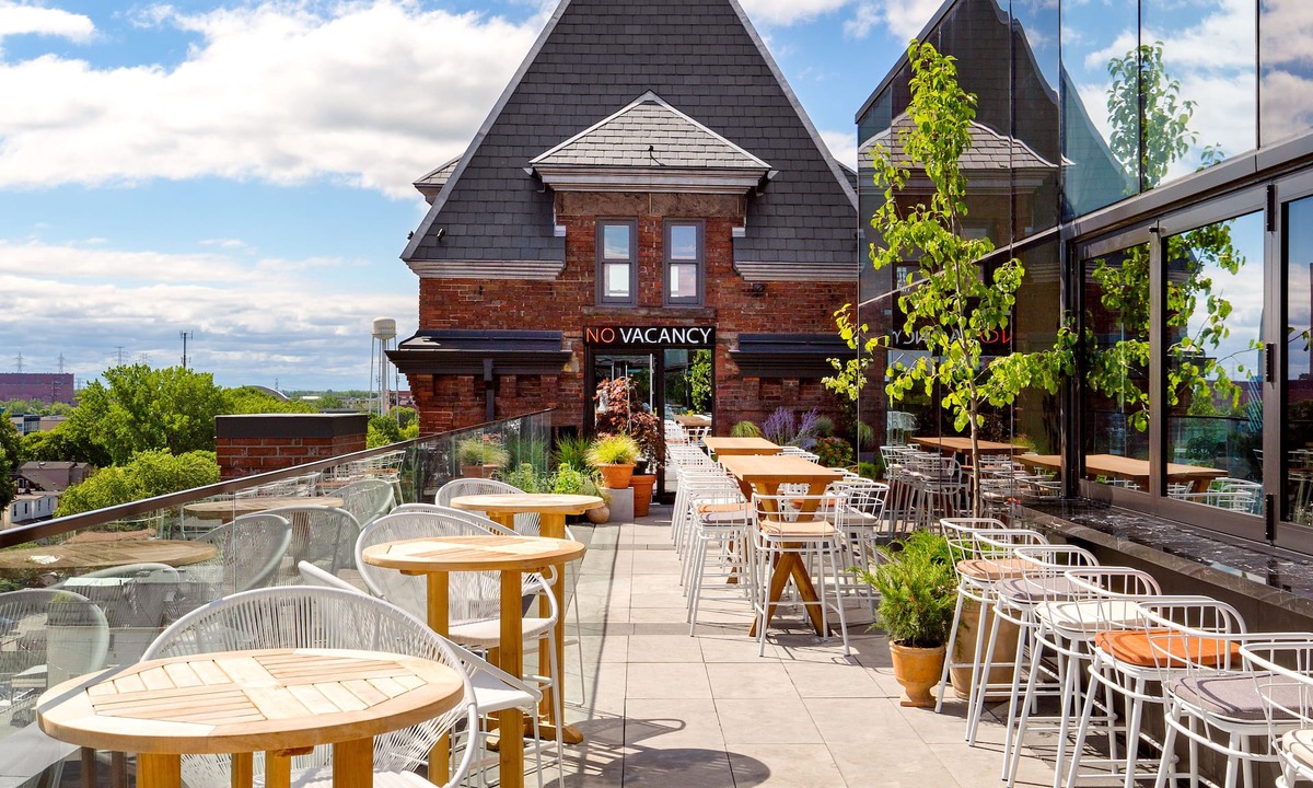 Riverside Hotel | The Broadview Hotel