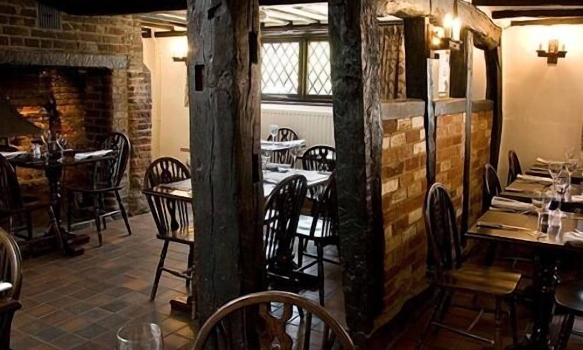 Welwyn Hotel | The Brocket Arms