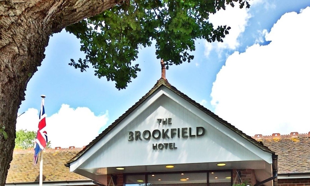 Emsworth Hotel | The Brookfield Hotel
