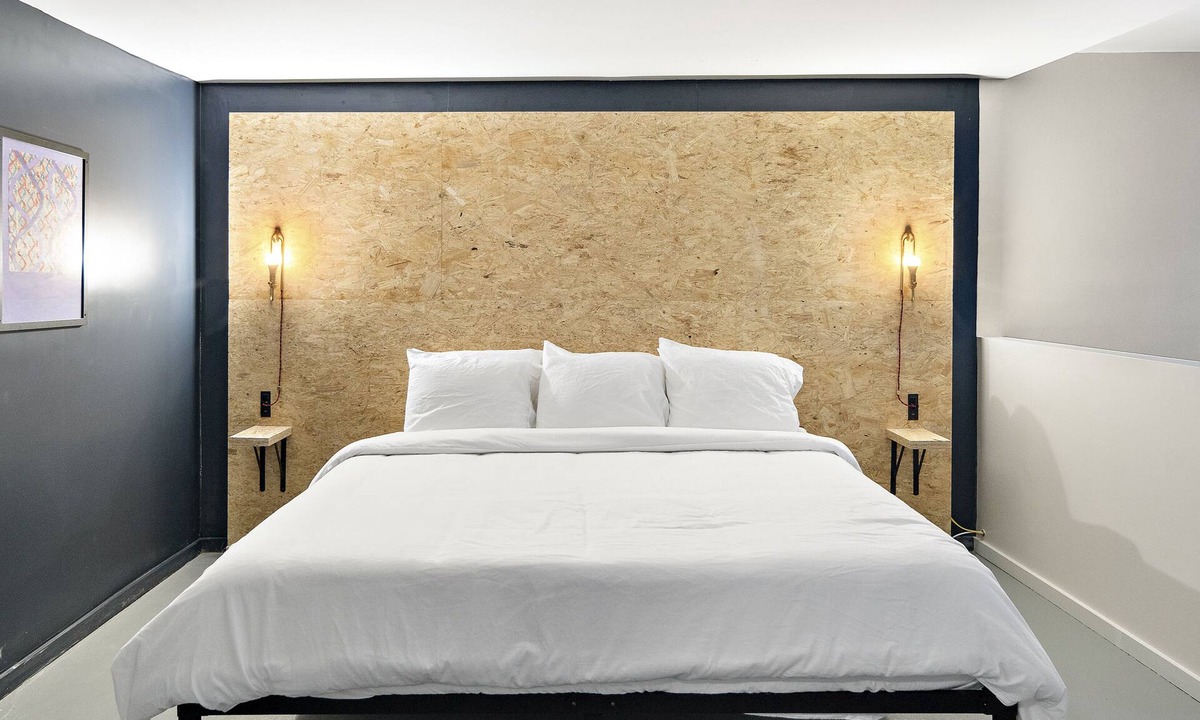 Hillsdale Hotel | The Brooks Motel
