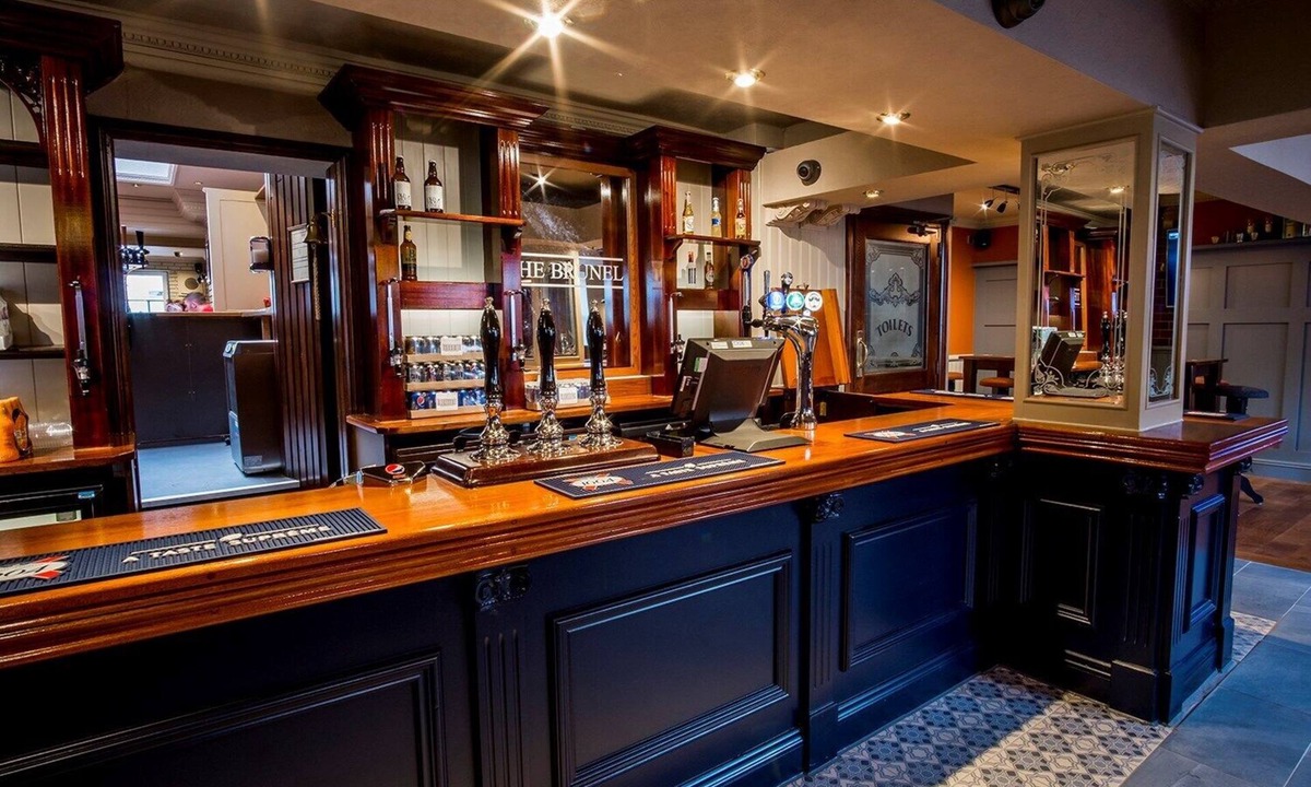 Saltash Hotel | The Brunel