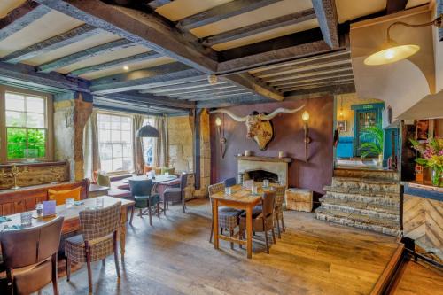 Quenington Hotel | The Bull Hotel