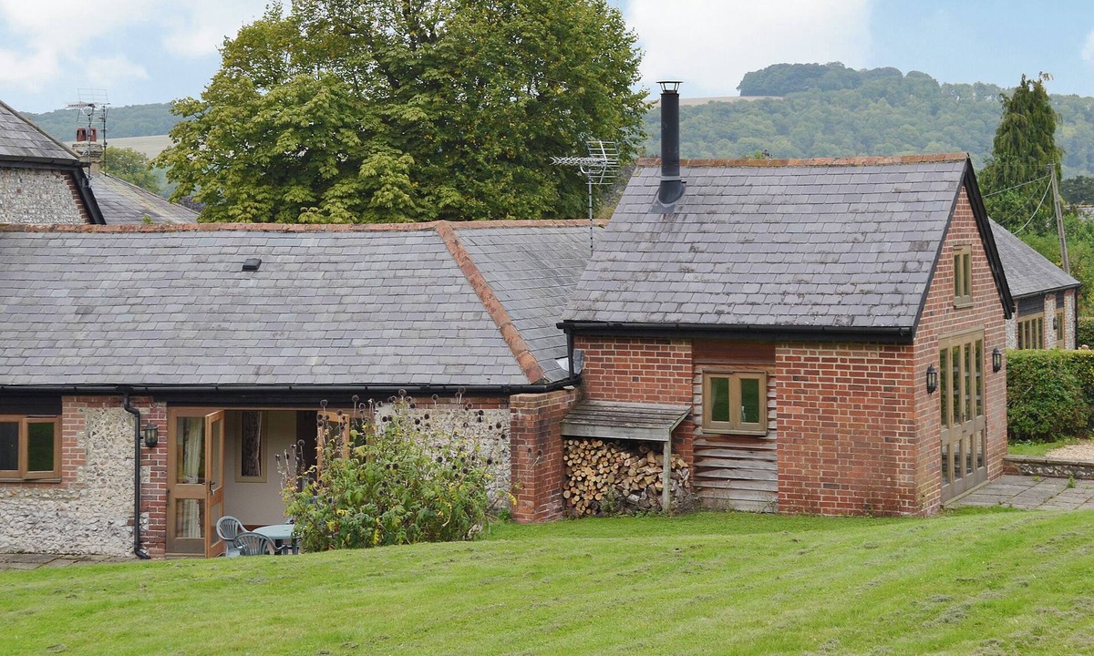 Compton Cottage | The Bull Pen - 17320