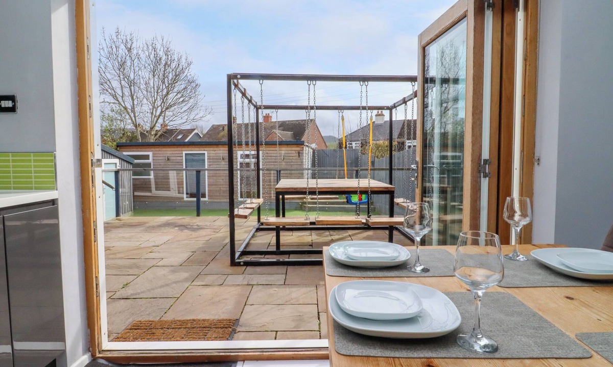 Stonehouse Cottage | The Bullseye