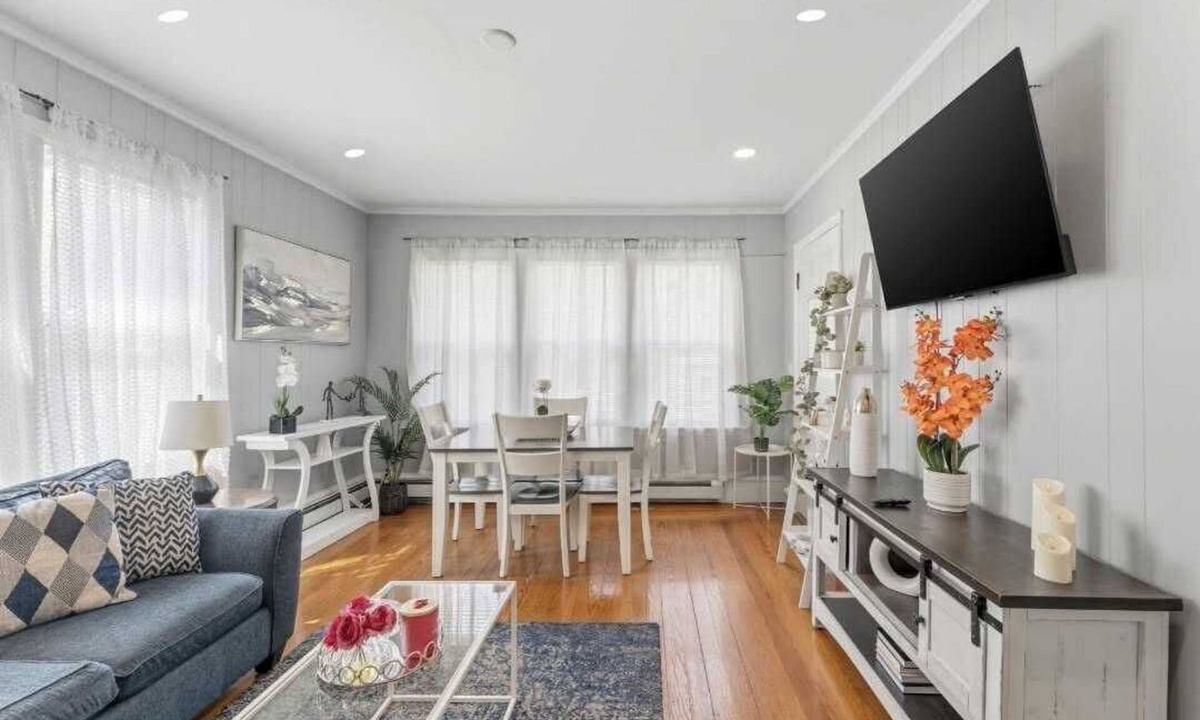 Edgewood House | The Bungalow at Belmont Park 2BR 5 mins - Airport