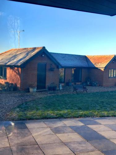 Waltham Abbey House | The Bungalow, in heart of High Beach, Epping Forest