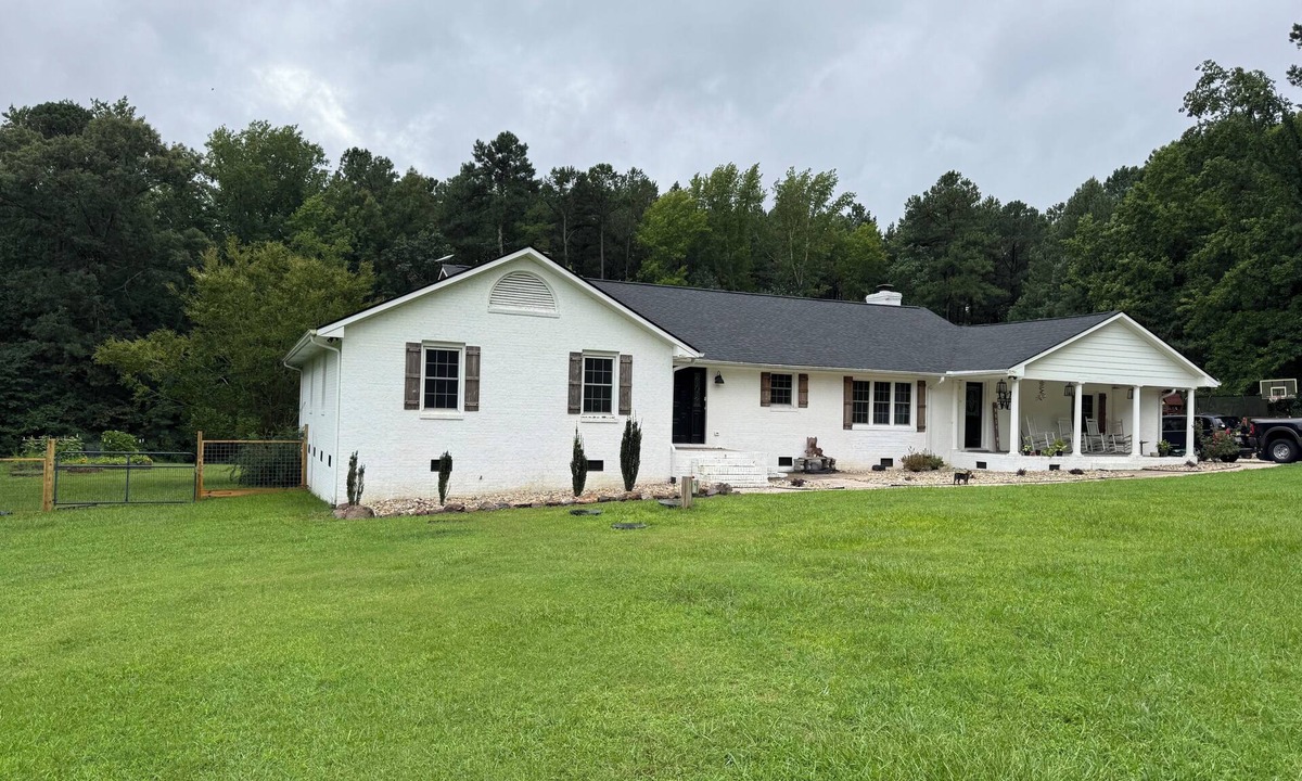 Henderson House | The Bunk House at Kerr Lake
