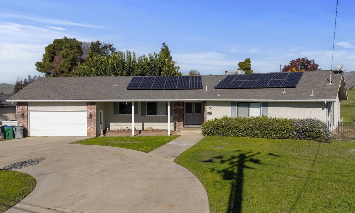 Springville House | The Bunker House at River Island Golf Course
