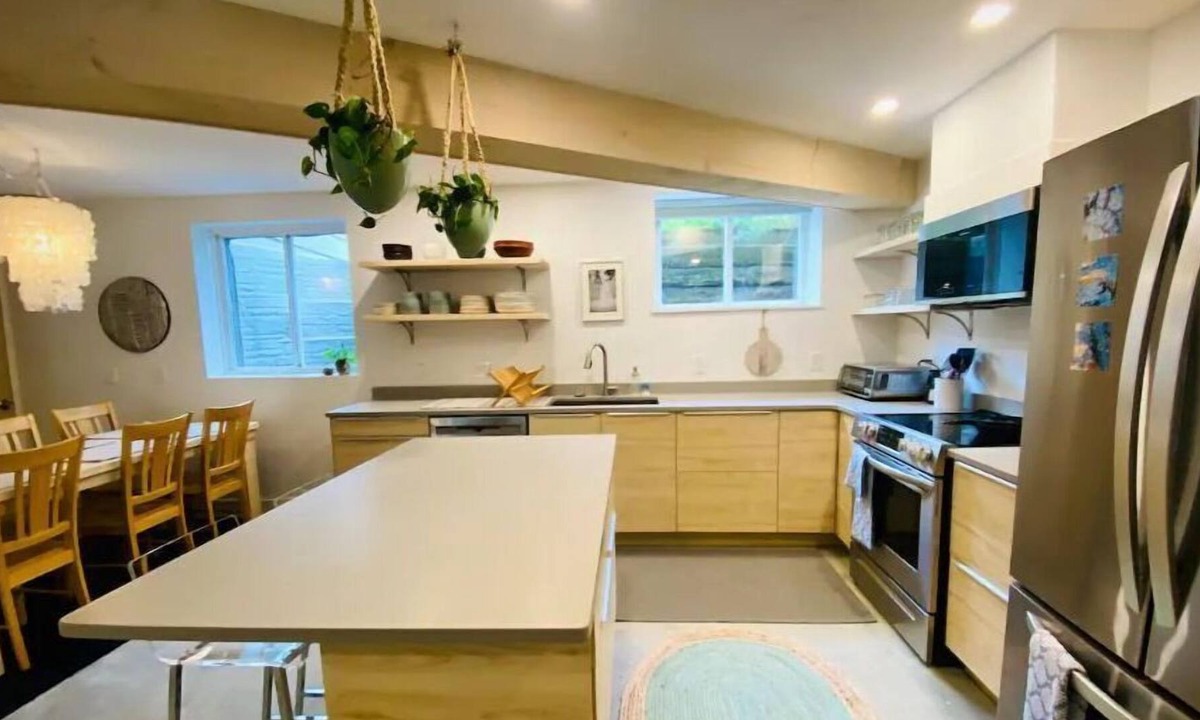 Stowe Area House | The Bunker on Mountain Road: A/C, convenient!