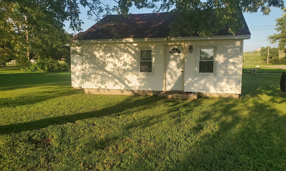 Rock County House | The Bunkhouse, comfortable and homey!