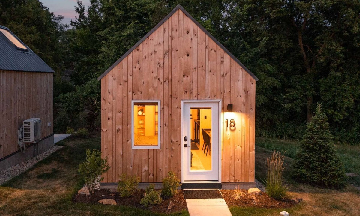 Ottawa Cabin | The Bunkies @ Heritage Harbor