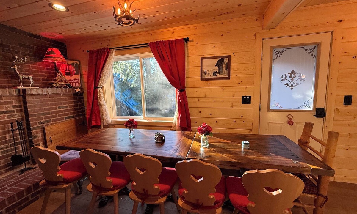 Government Camp House | The Bunny Haus in the heart of Government Camp with sauna and wood fireplace