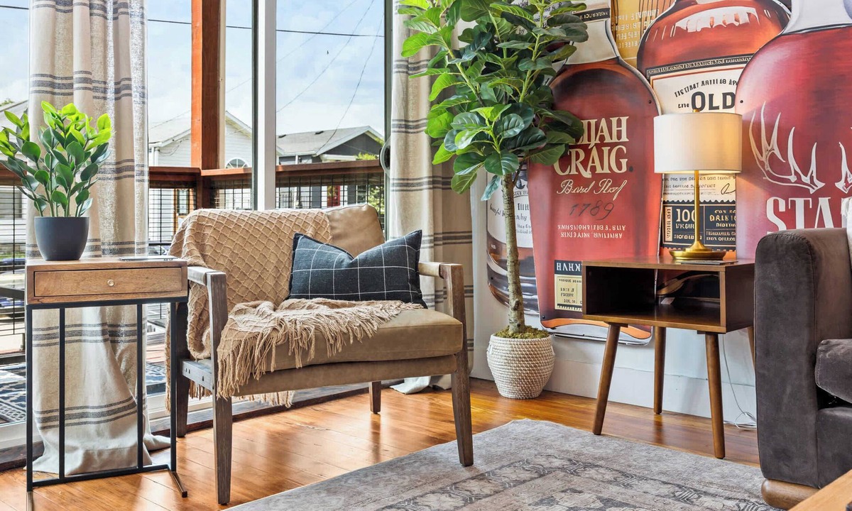 Germantown House | The Burnt Barrel | New HotTub & Grill | Backyard!