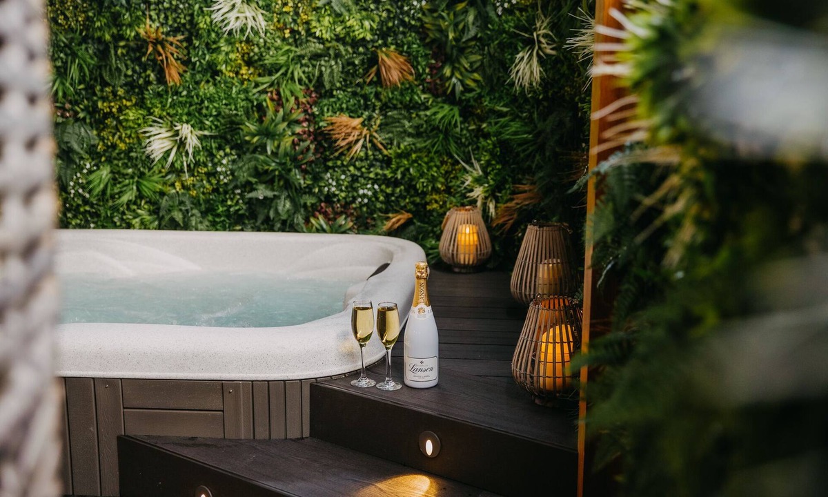 Busby Hotel | The Busby Hotel