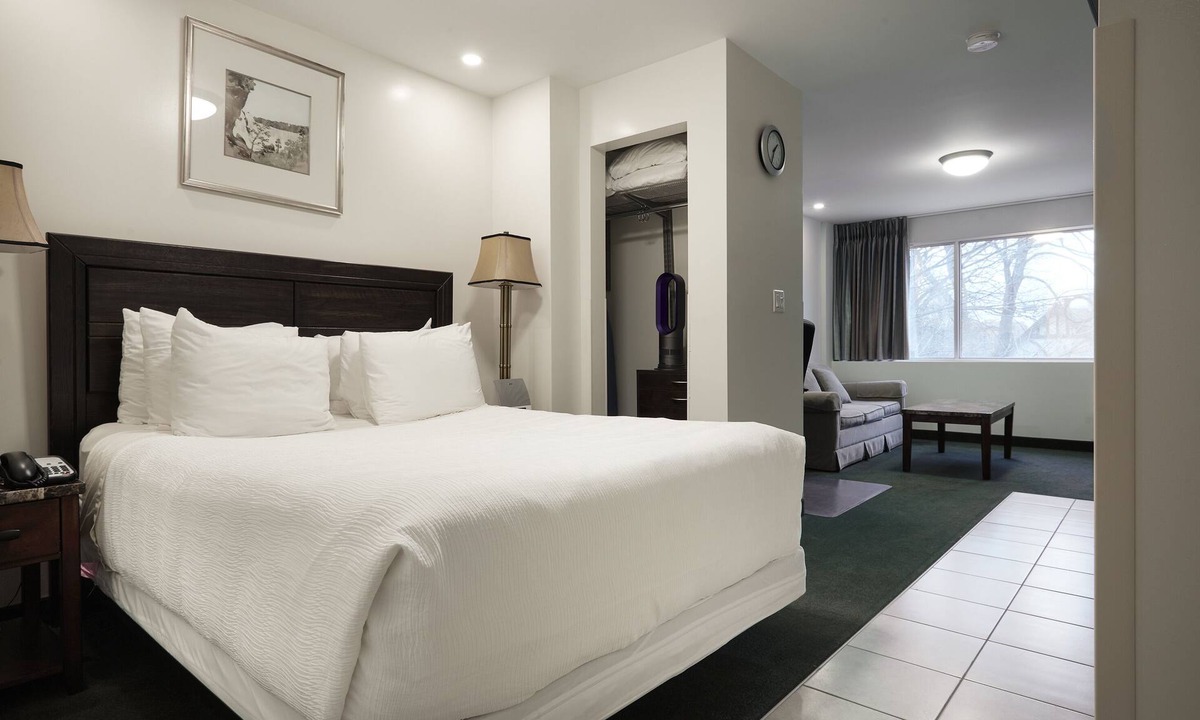 Golden Triangle Hotel | The Business Inn