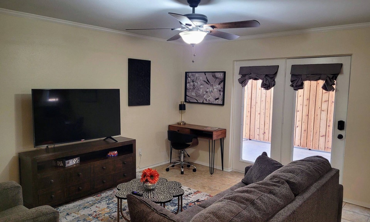 Ozona House | The Butterfly-A Contemporary Hideawayn