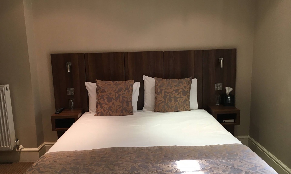 Buxted Hotel | The Buxted Inn